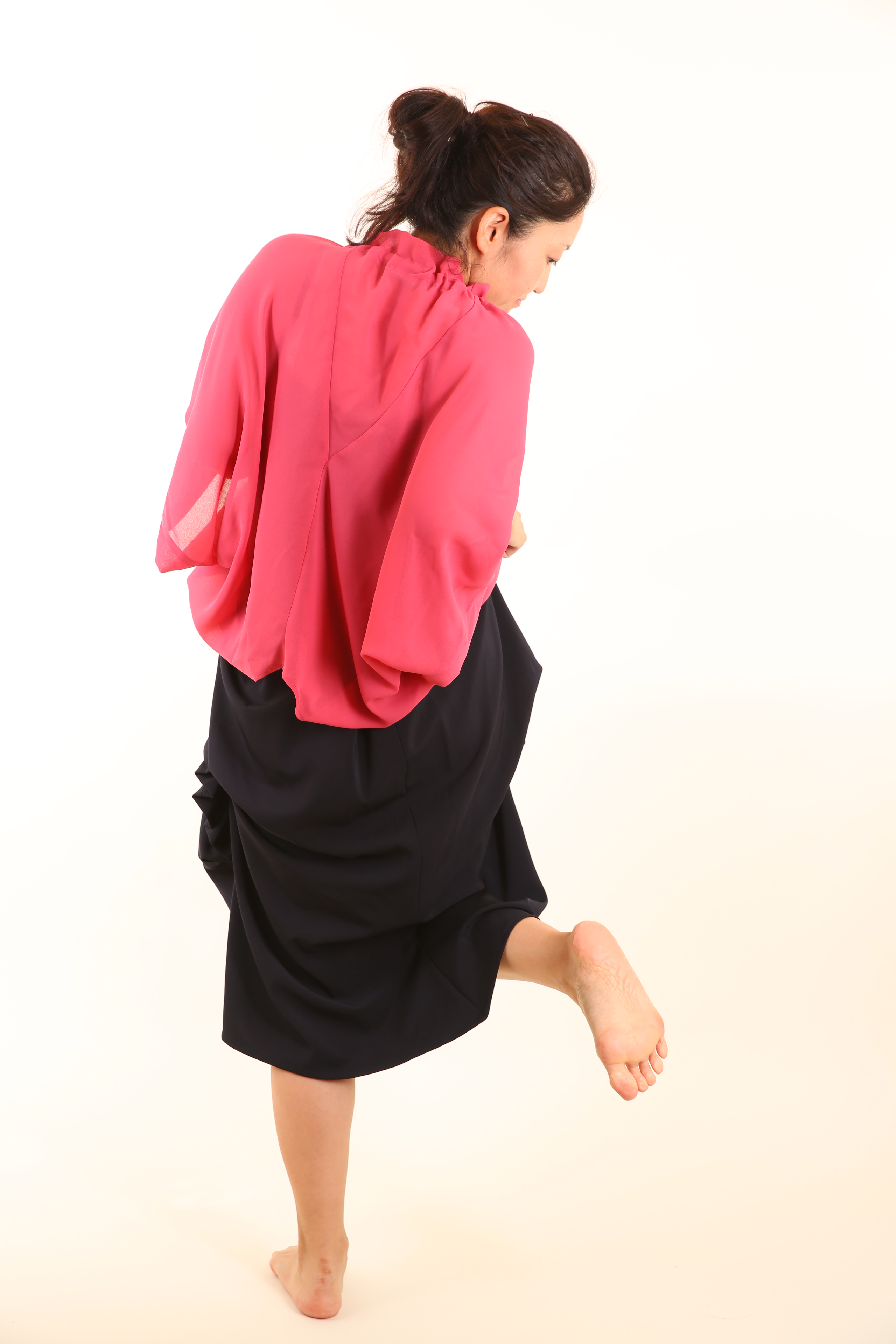 ピンク　ブラウス,黒　スカート,体型カバー　ブラウス,体型カバー　スカート,